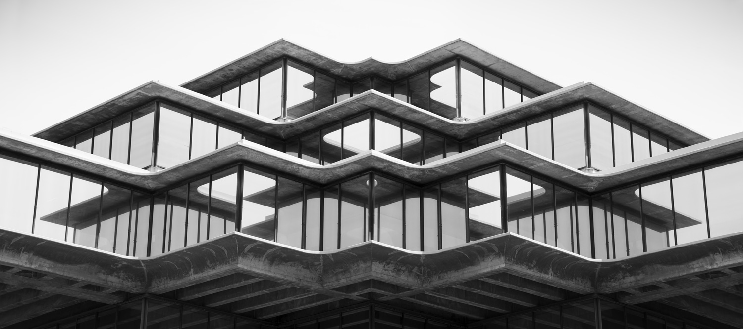 Black and white photo of the Geisel Library in San Diego
